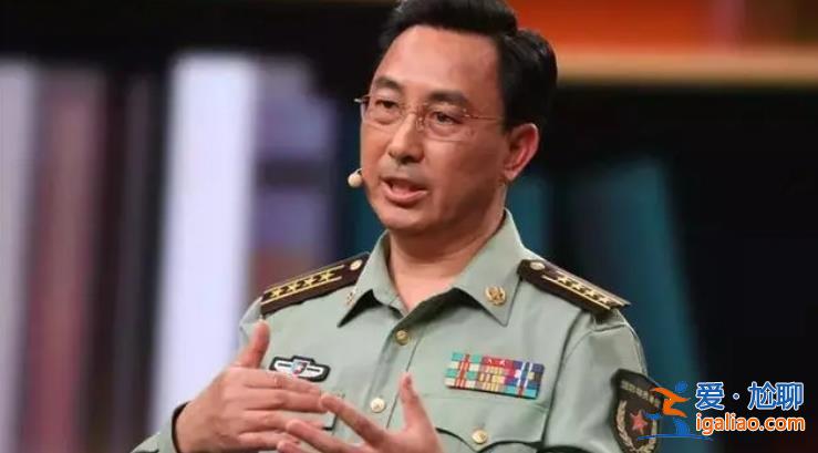 战场上高喊“向我开炮”、荣立一等功的将军履新职！？