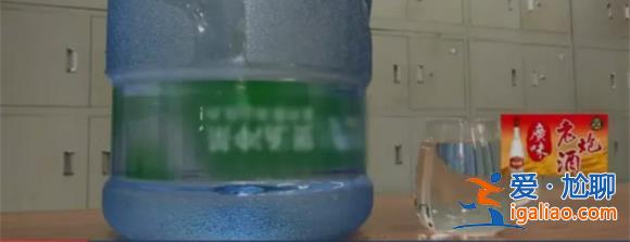 男孩一天喝9升水被查出肿瘤 问题出在哪里？