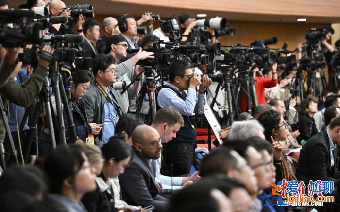 外交部长王毅将回答中外记者提问？