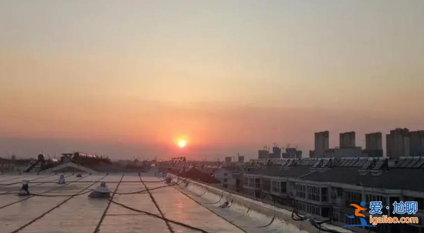 湖南一女教师在小区坠亡 官方介入处理中？