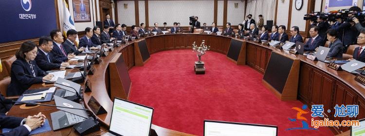 韩国国会选举执政党惨败 尹锡悦剩余3年任期改革施政阻力重重？