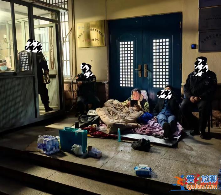 病毒学家被曝睡在实验室门口 上海公卫中心称会妥善安置 本人已受聘广州一研究院？