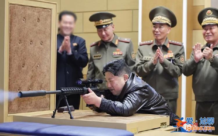金正恩视察军工企业并现场打靶 枪枪十环？