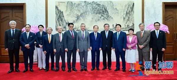 当前中日关系处在承前启后、不进则退的关键阶段？