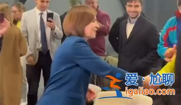 初步结果显示第二轮投票得票率领先 摩尔多瓦现任总统桑杜宣布胜选？
