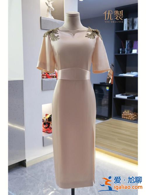 妈妈礼服升学宴？丫头升学宴妈妈穿什么衣服都行吗？
