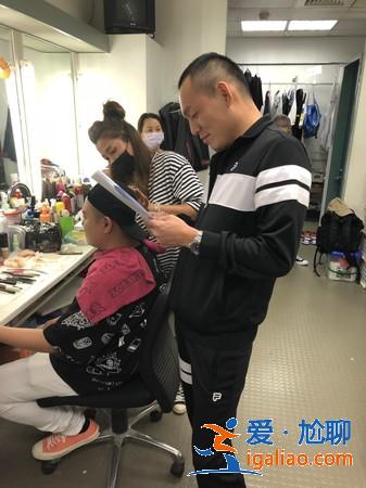 玖壹壹《金家》讲台语网笑翻！　洋葱「油门一败」说完憋笑