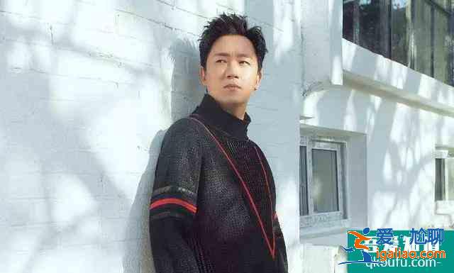 《爱我就别想太多》恋爱协议让人捧腹又心酸，潘粤明有多不容易？？