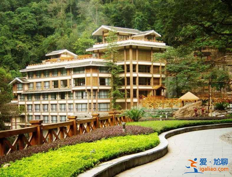 桂林龙胜温泉周边住哪里比较好，桂林龙胜温泉住宿攻略？