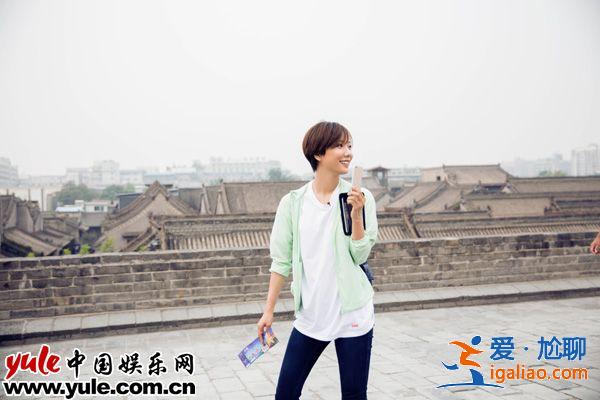王珞丹包土月饼险“露馅儿” 活字印刷自嘲“智商堪忧”