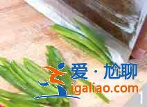 青椒炒猪耳怎么做？？