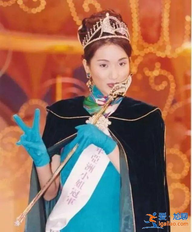 亚姐原来瓜这么多！当小三、卖淫、拍三级片，还轮番上演艳照门…