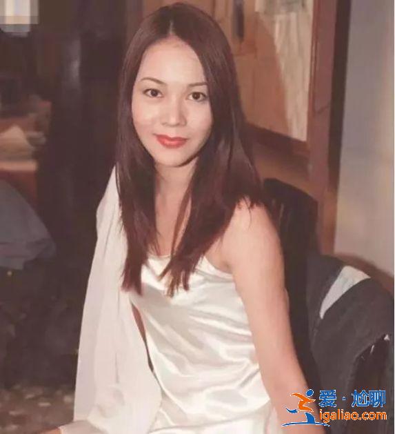 亚姐原来瓜这么多！当小三、卖淫、拍三级片，还轮番上演艳照门…