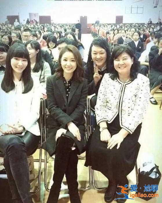 林心如生子后晒学生证攻读硕士，13前年曾自称是小学毕业文凭