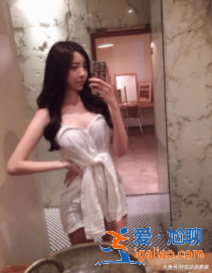 “母子恋”修成正果,男女2人相差17岁,当看到女方身材时,简直了 “母子恋”修成正果,男女2人相差17岁,当看到女方身材时,简直了