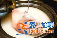 猪肚煲鸡的做法？