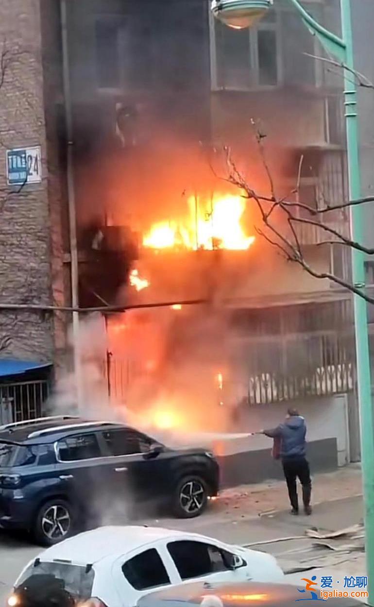 燃烧物为床铺家具等 1人死亡？