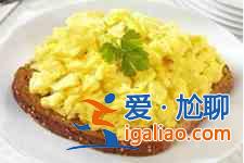 香油炒鸡蛋？
