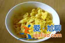 香油炒鸡蛋？