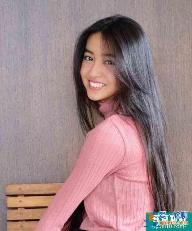 木村光希晒美照 对镜托腮浅笑尽显淑女优雅气质？