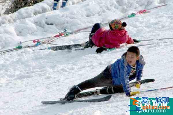 天津南翠屏公园滑雪场门票价格及营业时间？