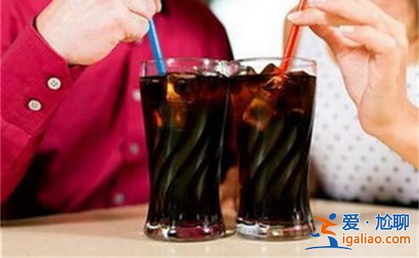 22岁小伙每天2升碳酸饮料突陷昏迷[碳酸饮料]？