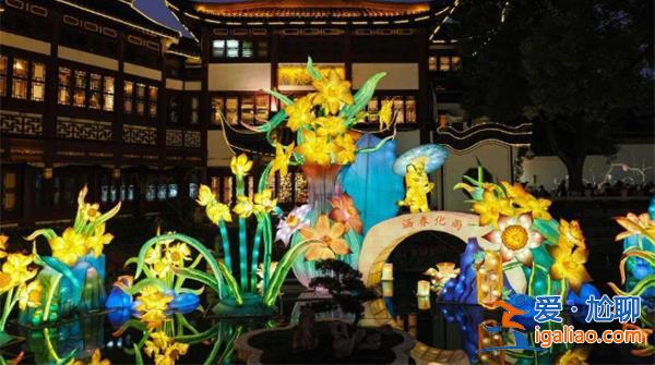 上海豫园开启“仲春花朝节” 巨型彩灯引游客打卡拍照？