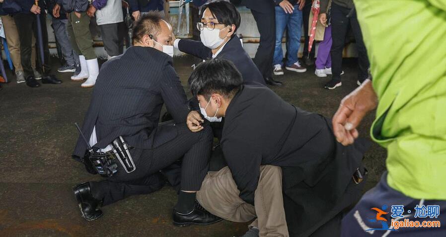 落在离他仅1米远的地方？