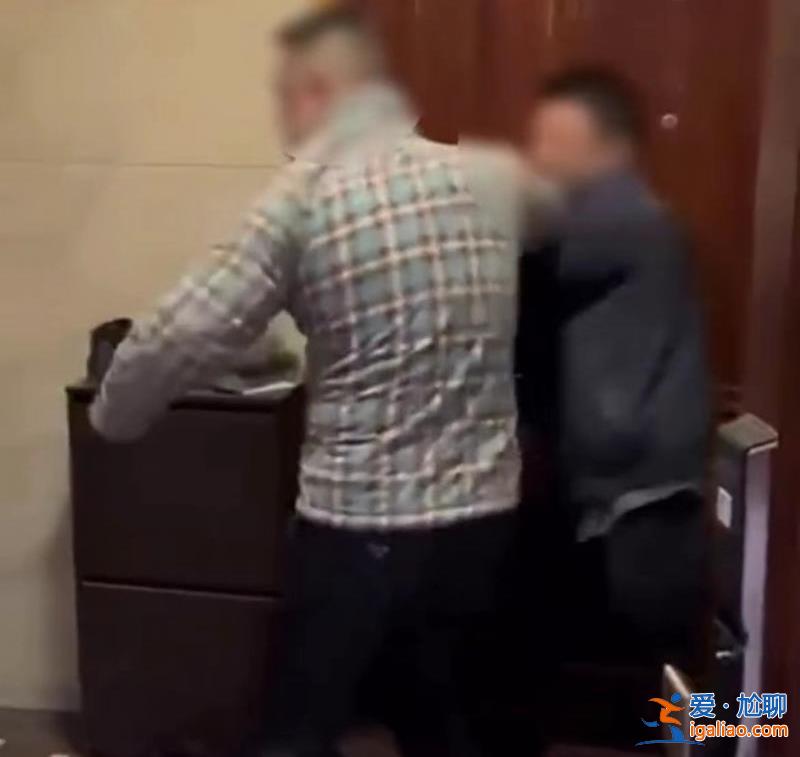 已停职并解除劳动合同？