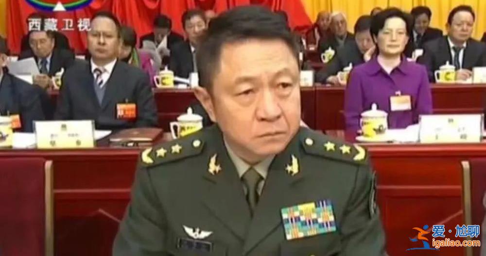 曾荣立一等战功的战区上将司令员发声 透露最新信号！？