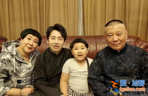 郭德纲和小儿子同框！8岁安迪撞脸于谦，网友留言太搞笑