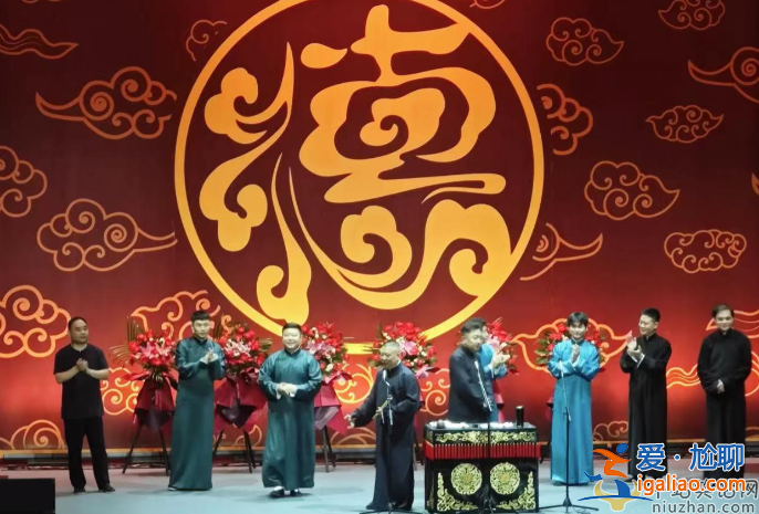 郭德纲和小儿子同框！8岁安迪撞脸于谦，网友留言太搞笑
