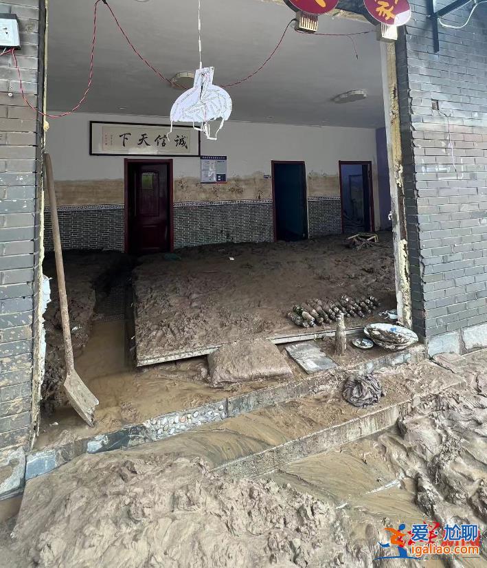 180万装修的农家乐被毁 有老板想先结员工工资？