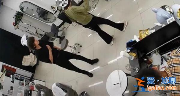 女子滥用职权威胁理发店？