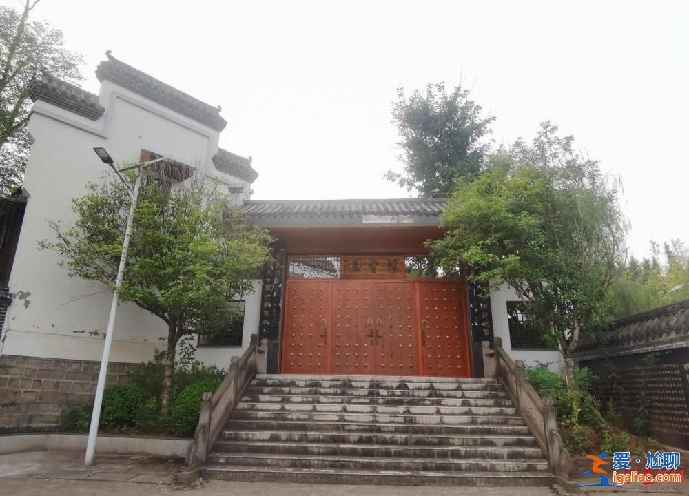 父子一同被抓 村民称其靠砂石场起家？