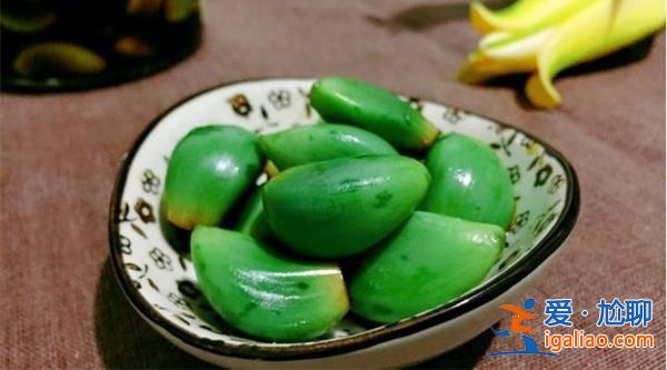 腊八蒜为啥是绿色的，经常吃腊八蒜好吗[绿色]？