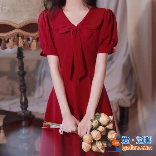 升学宴正装(女儿升学宴女儿穿什么衣服合适)？
